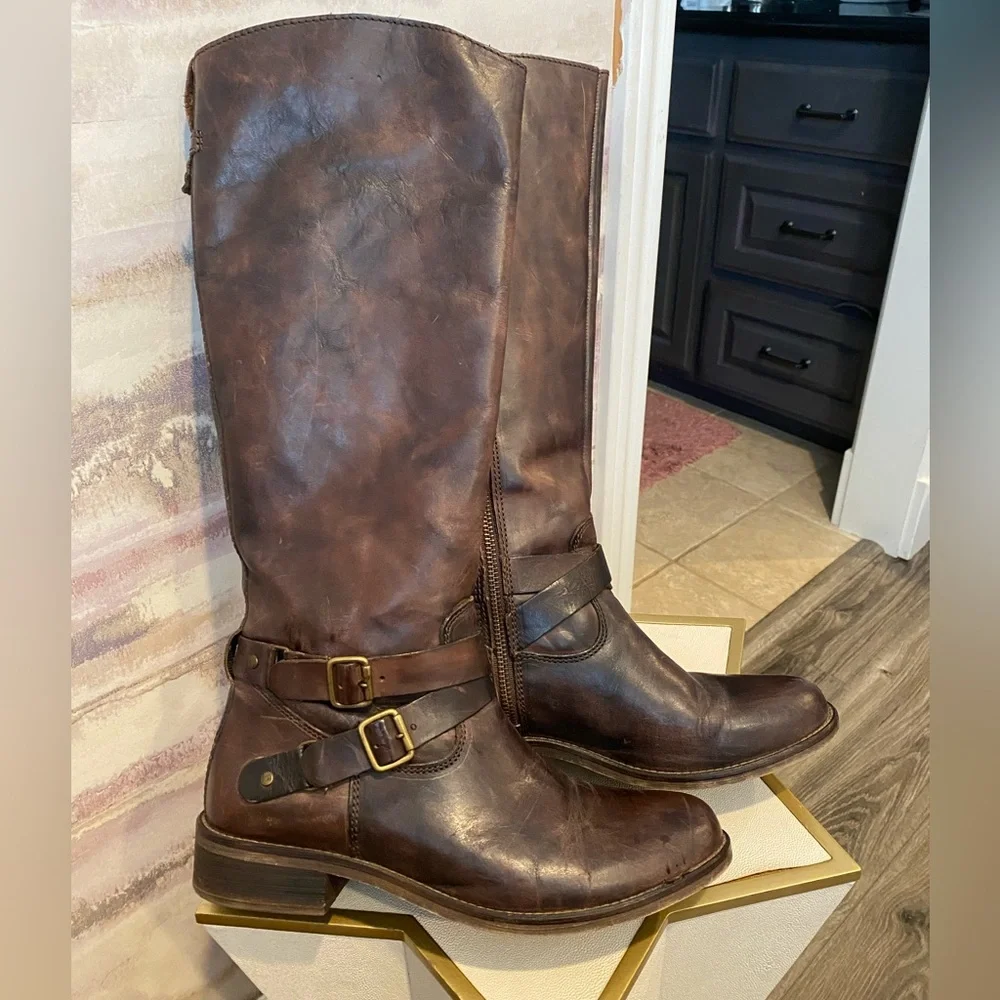 Hinge Devin Buckle Detail Riding Boots 9.5 Brown Equestrian Classic Preppy Moto